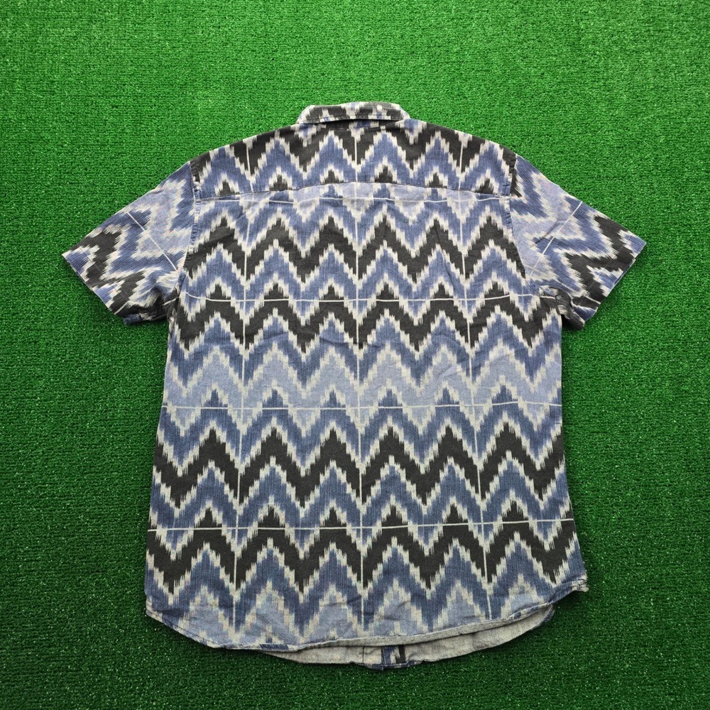 American Eagle Shirt Mens Medium Blue Black Ikat Zig Zag Chevron Pattern Casual - Picture 8 of 8